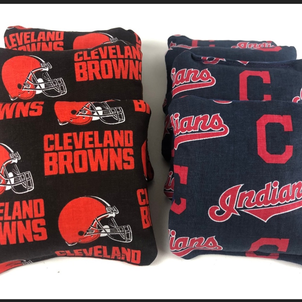 Cornhole Bags Canvas Microsuede Slide / Stick Set of 8 Cleveland Browns Indians
